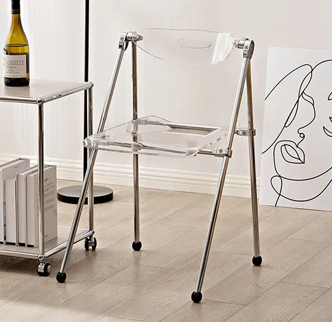 Silla plegable Reena de plástico acrílico transparente