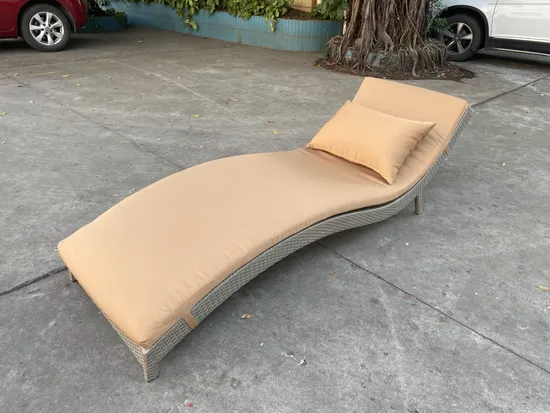 Venta caliente personalizada Sofá de mimbre de mimbre de aluminio moderno Conjuntos de salón Silla de ocio Patio chino Jardín Hotel Playa Silla de playa al aire libre tejida a mano